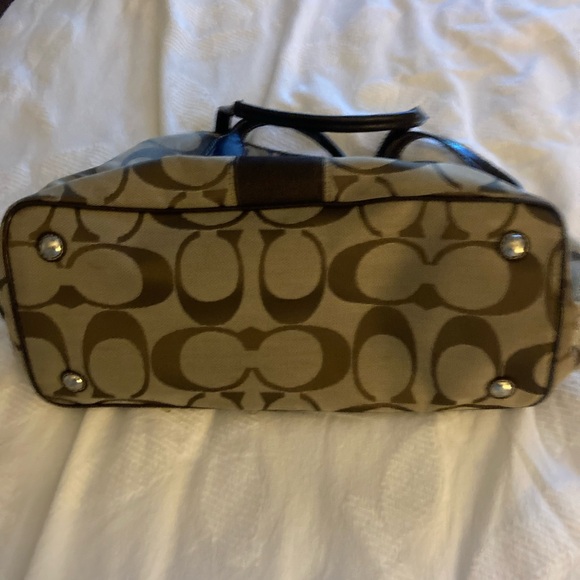 Coach Top Handle Bag with Kiss Lock Center - Picture 2 of 12
